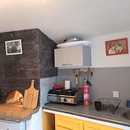 Sous Le Soleil Apartment *